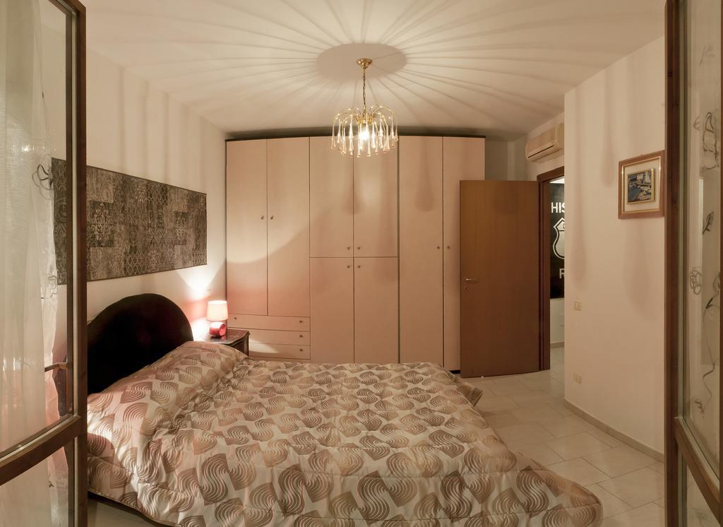 Black Star Sestu Room photo