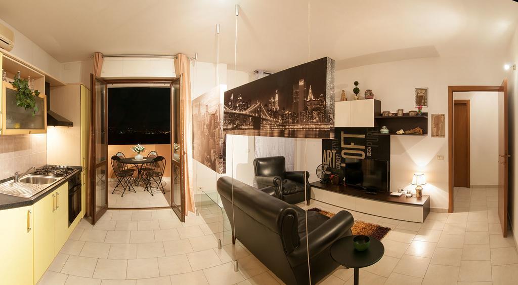 Black Star Sestu Room photo